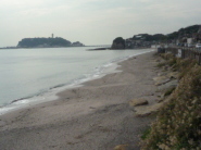 江の島を望む